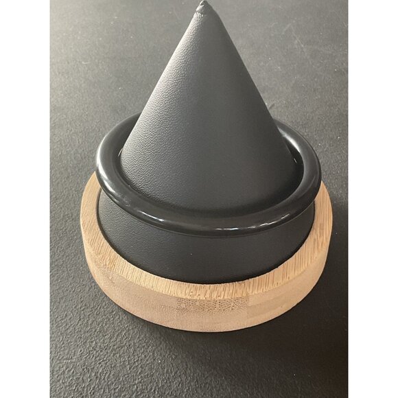 Womens Black Resin Bangle Bracelet 7 3/4" - Picture 1 of 3